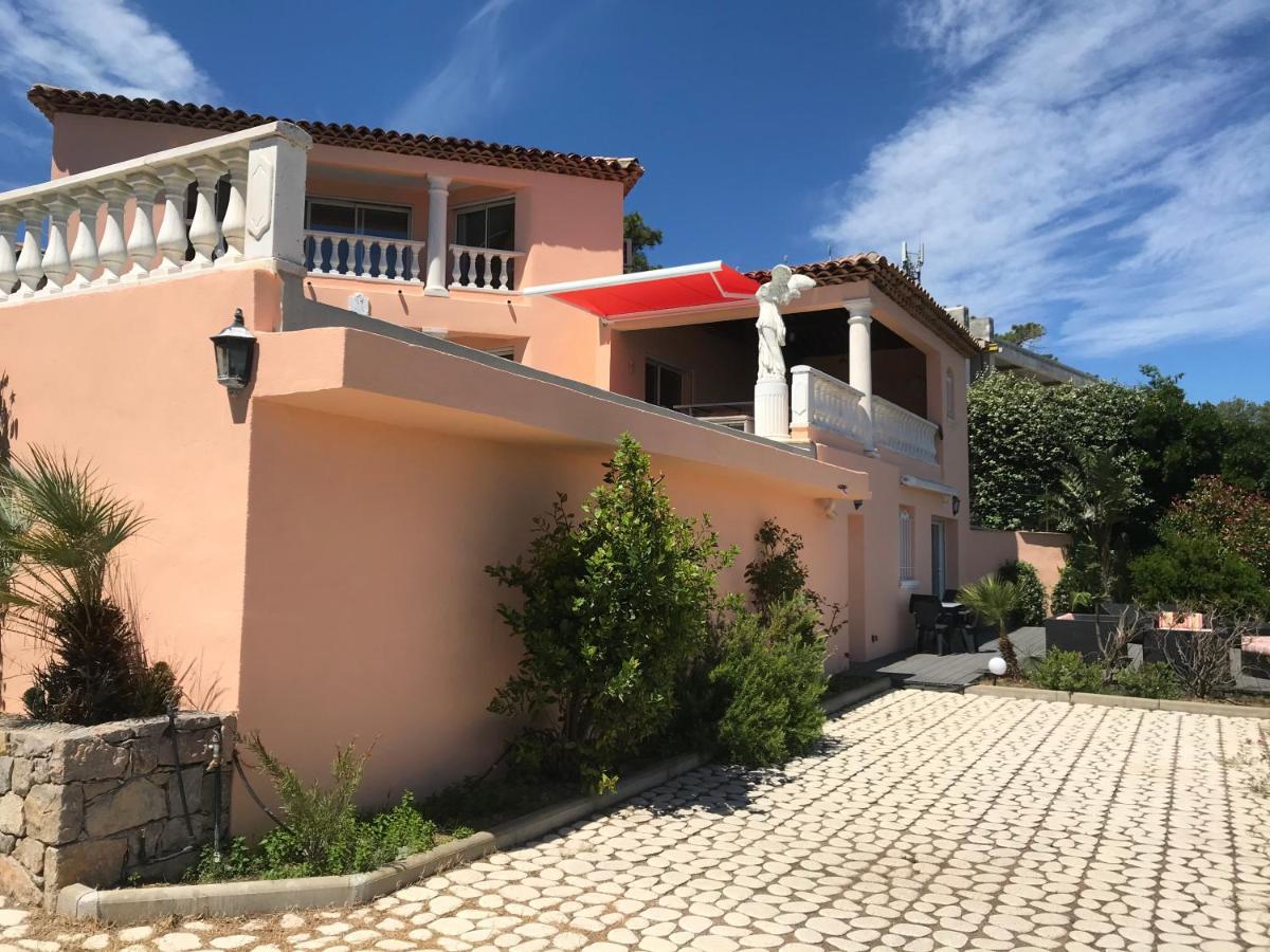 Goonie Lodge 레지상브르 외부 사진
